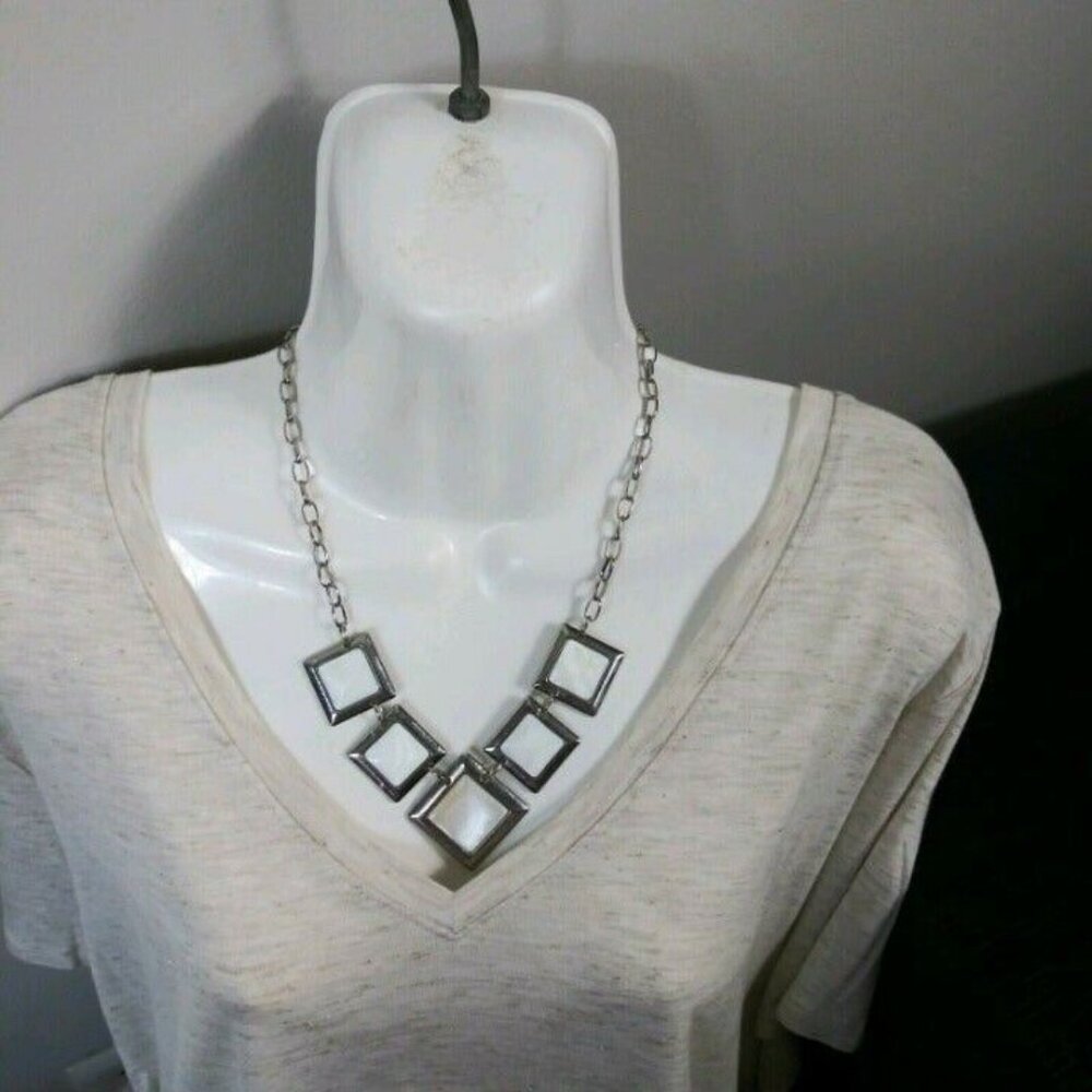 Elegant Pearl Square Necklace